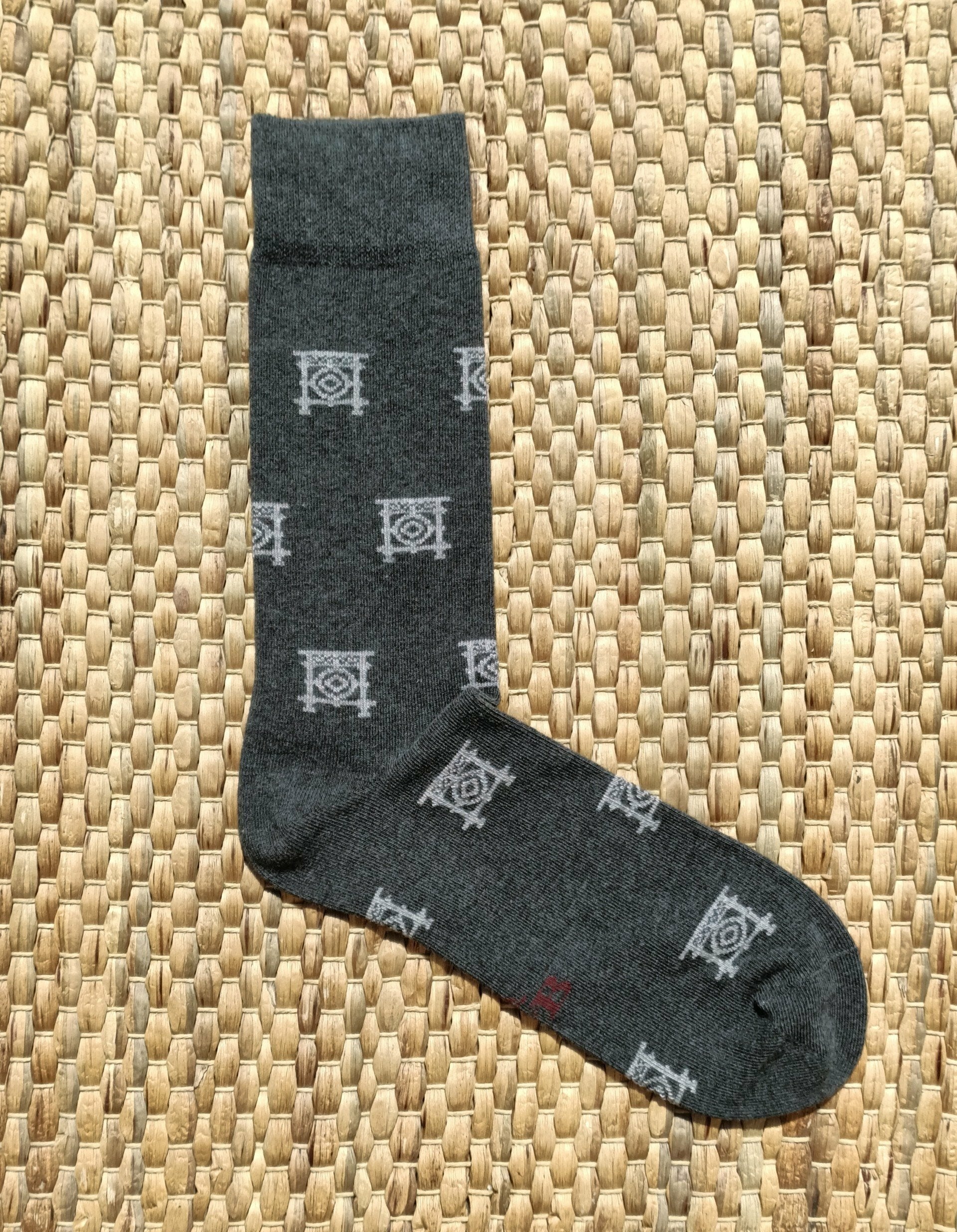 CALCETINES BARANDILLA DE LA CONCHA GRIS OSCURO B2B