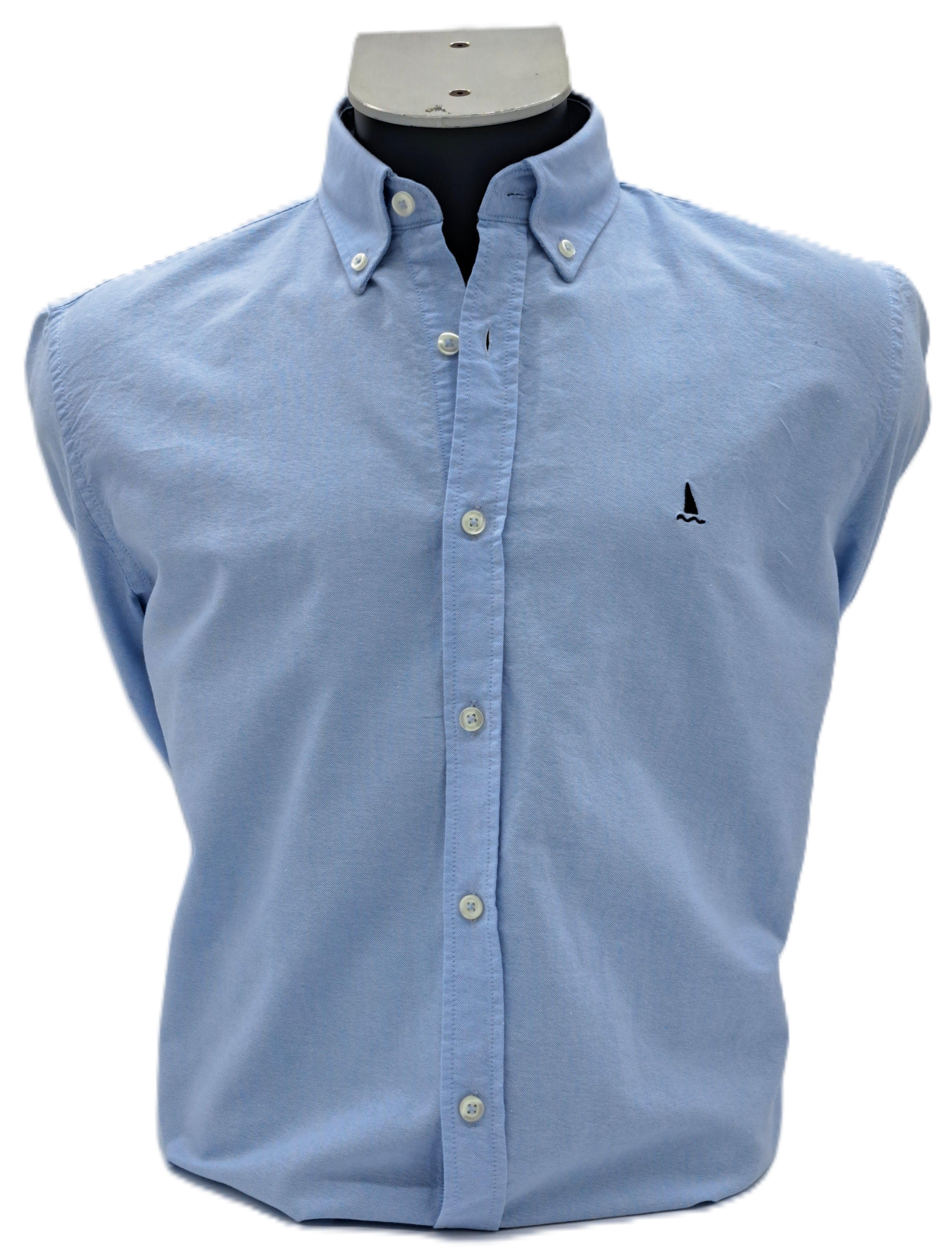 CAMISA OXFORD AZUL / BOTONES EN EL CUELLO