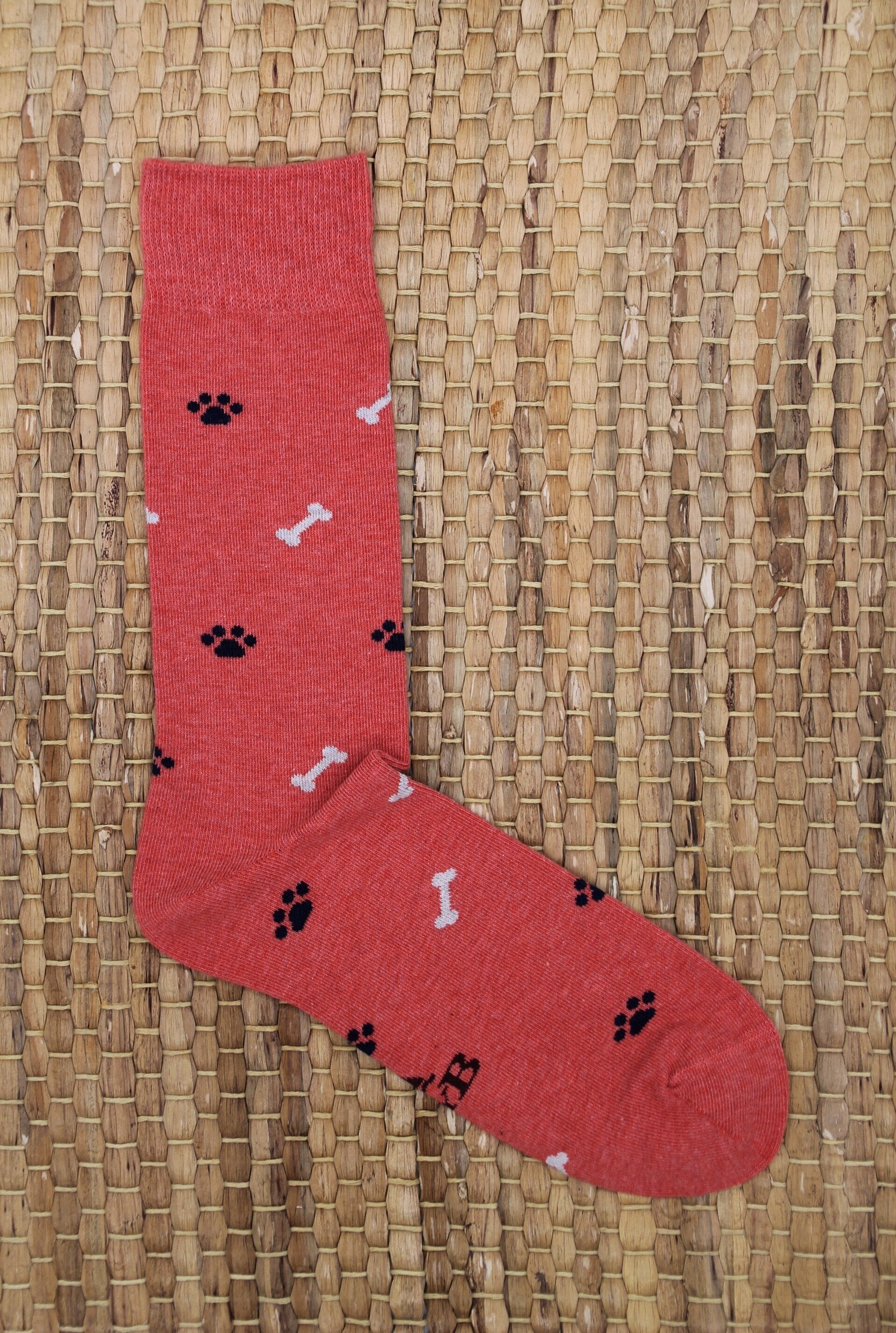 CALCETINES HUELLAS Y HUESOS CORAL B2B
