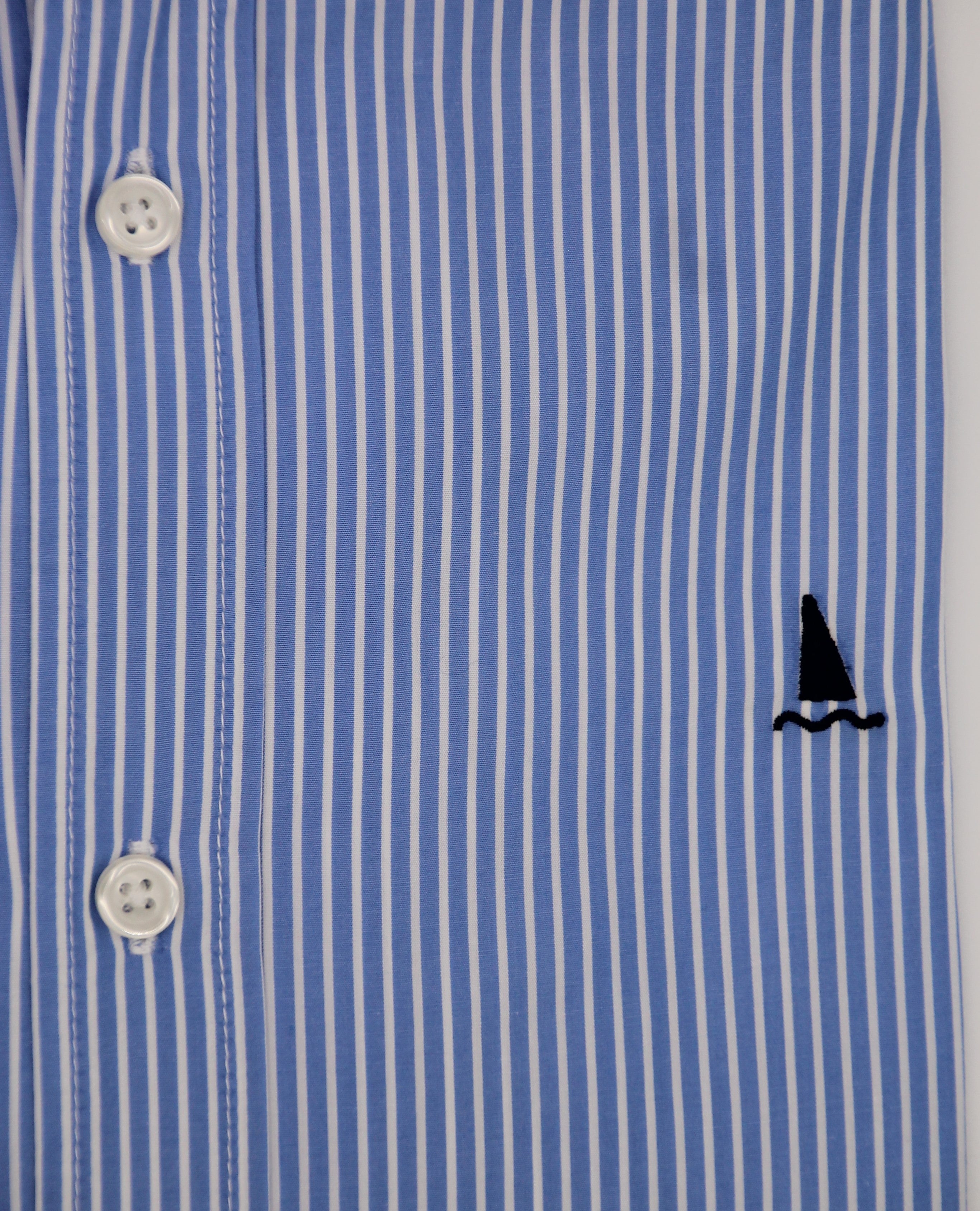 CAMISA AZULÓN RAYA FINA BLANCA