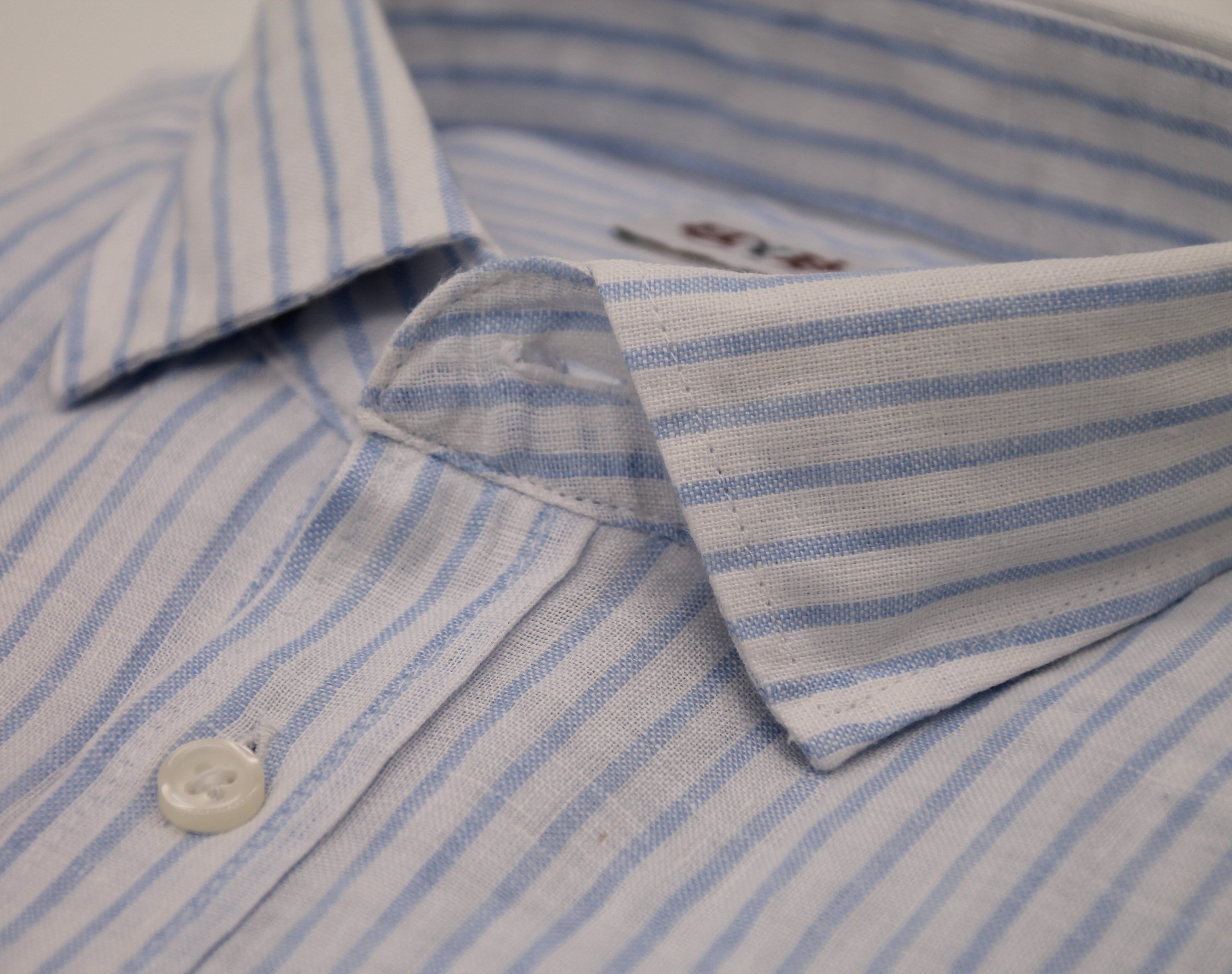 CAMISA LINO RAYAS AZULES Y BLANCAS