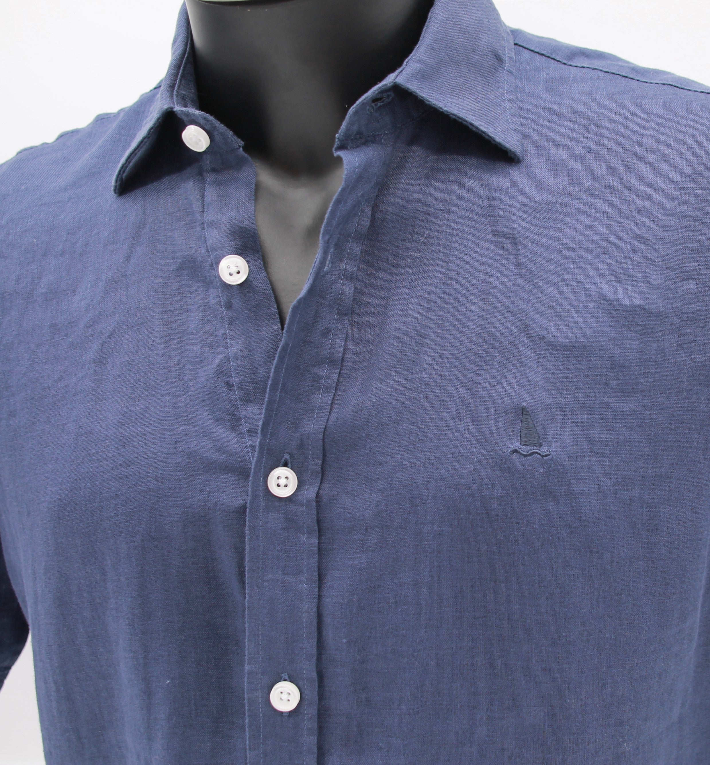 CAMISA LINO MANGA CORTA LISA DE COLOR AZUL MARINO