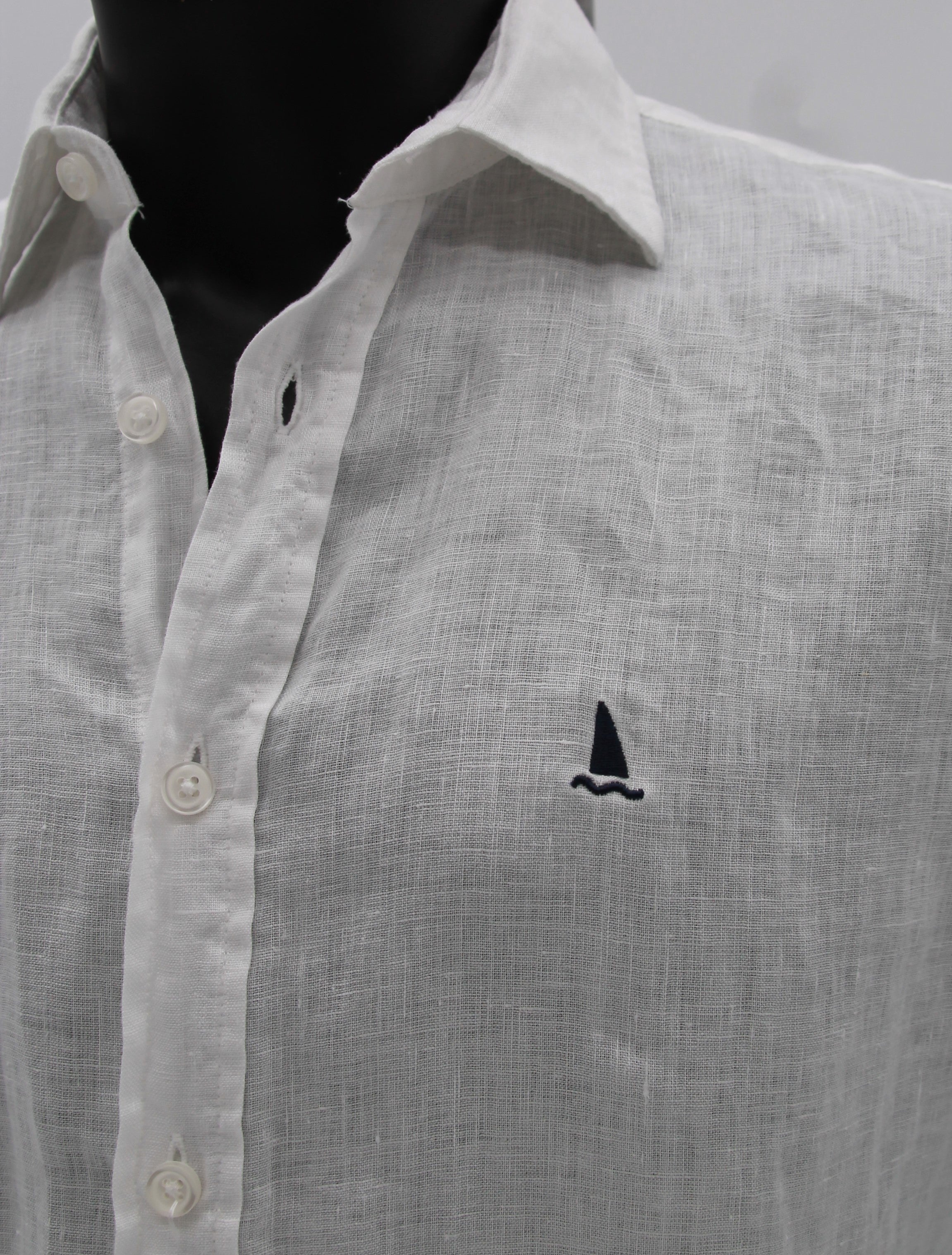 CAMISA LINO MANGA CORTA LISA DE COLOR BLANCO