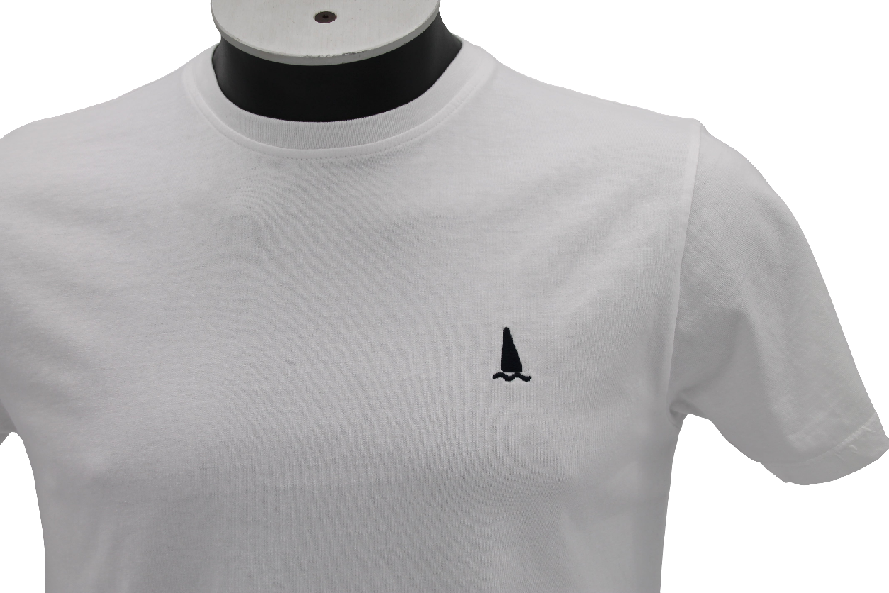 CAMISETA BLANCA LOGO BORDADO