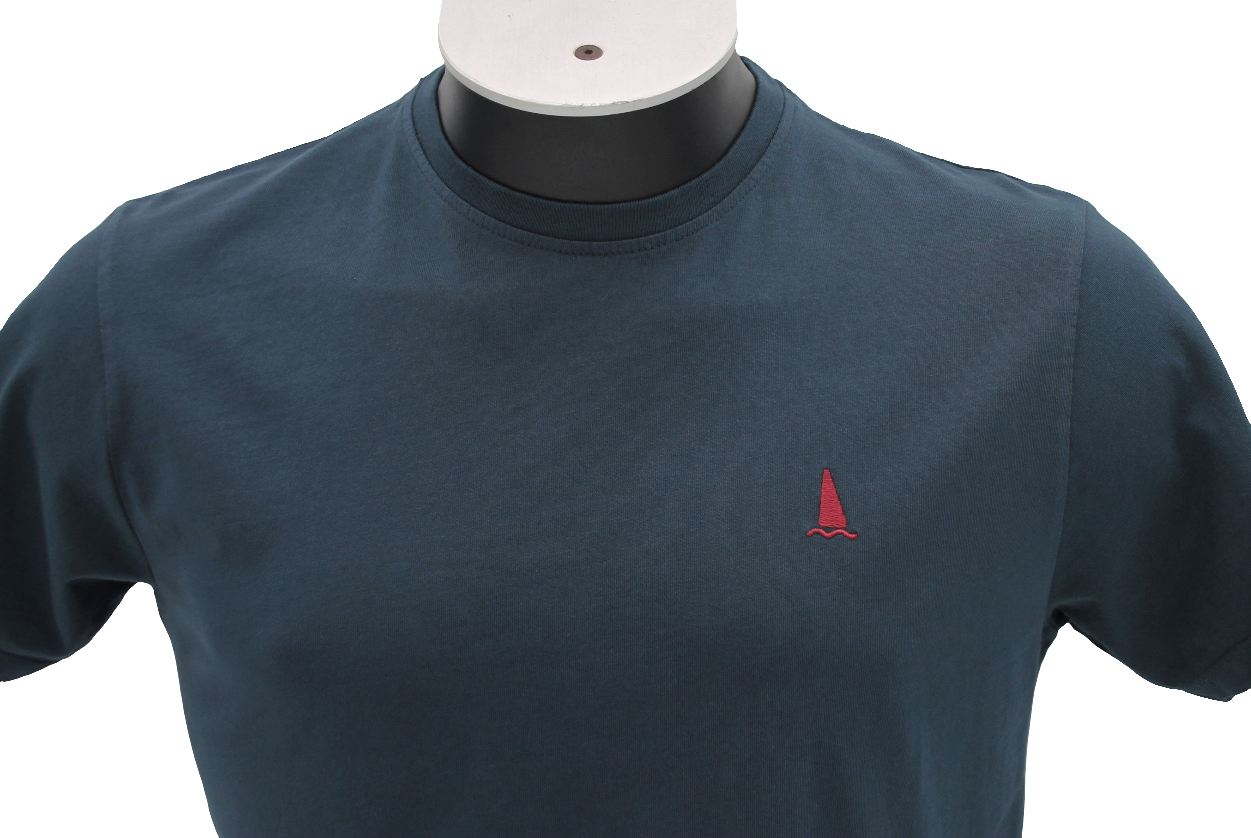 CAMISETA AZUL MARINO LOGO BORDADO