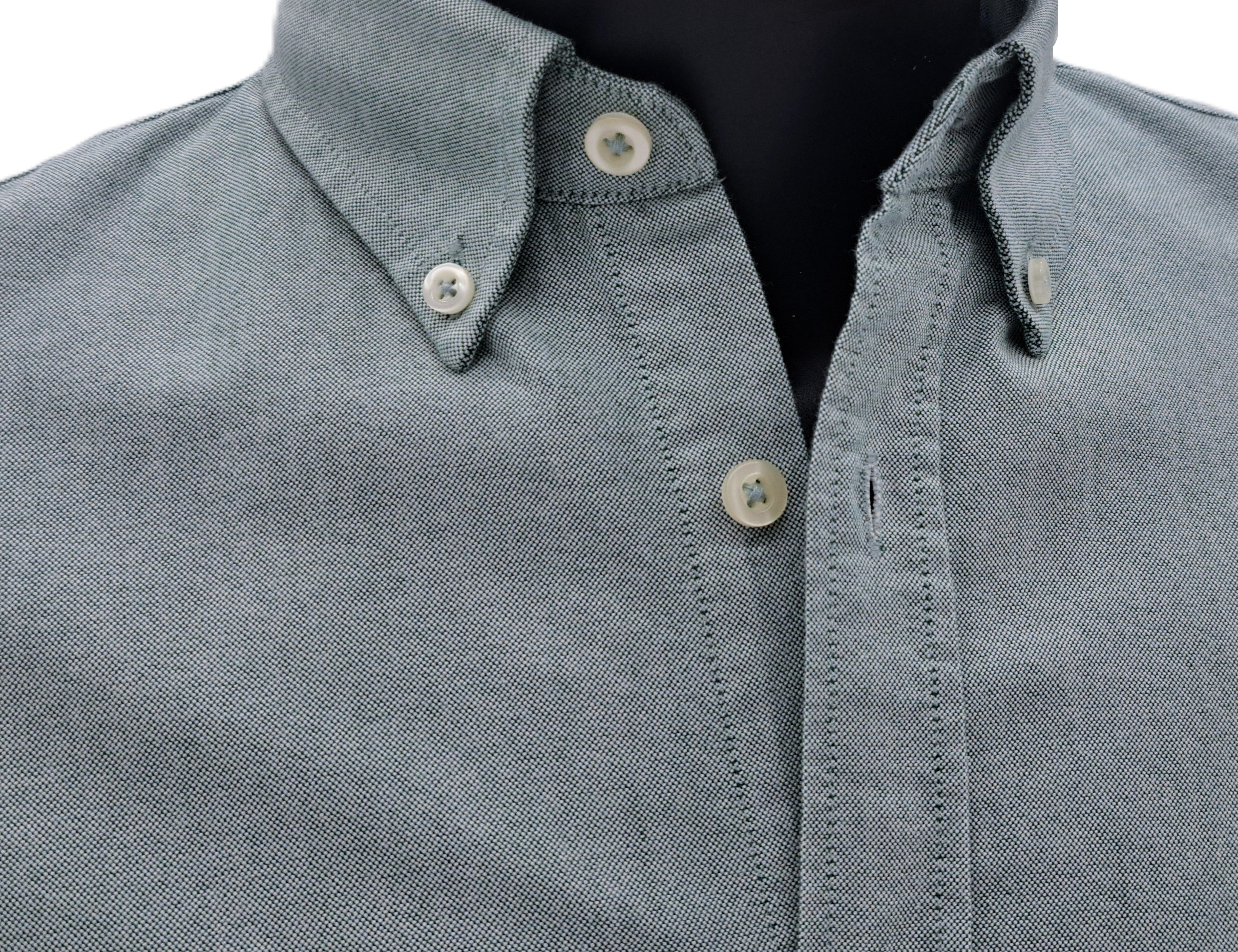 BLUE OXFORD SHIRT WITH POCKET/BUTTONS ON THE COLLAR
