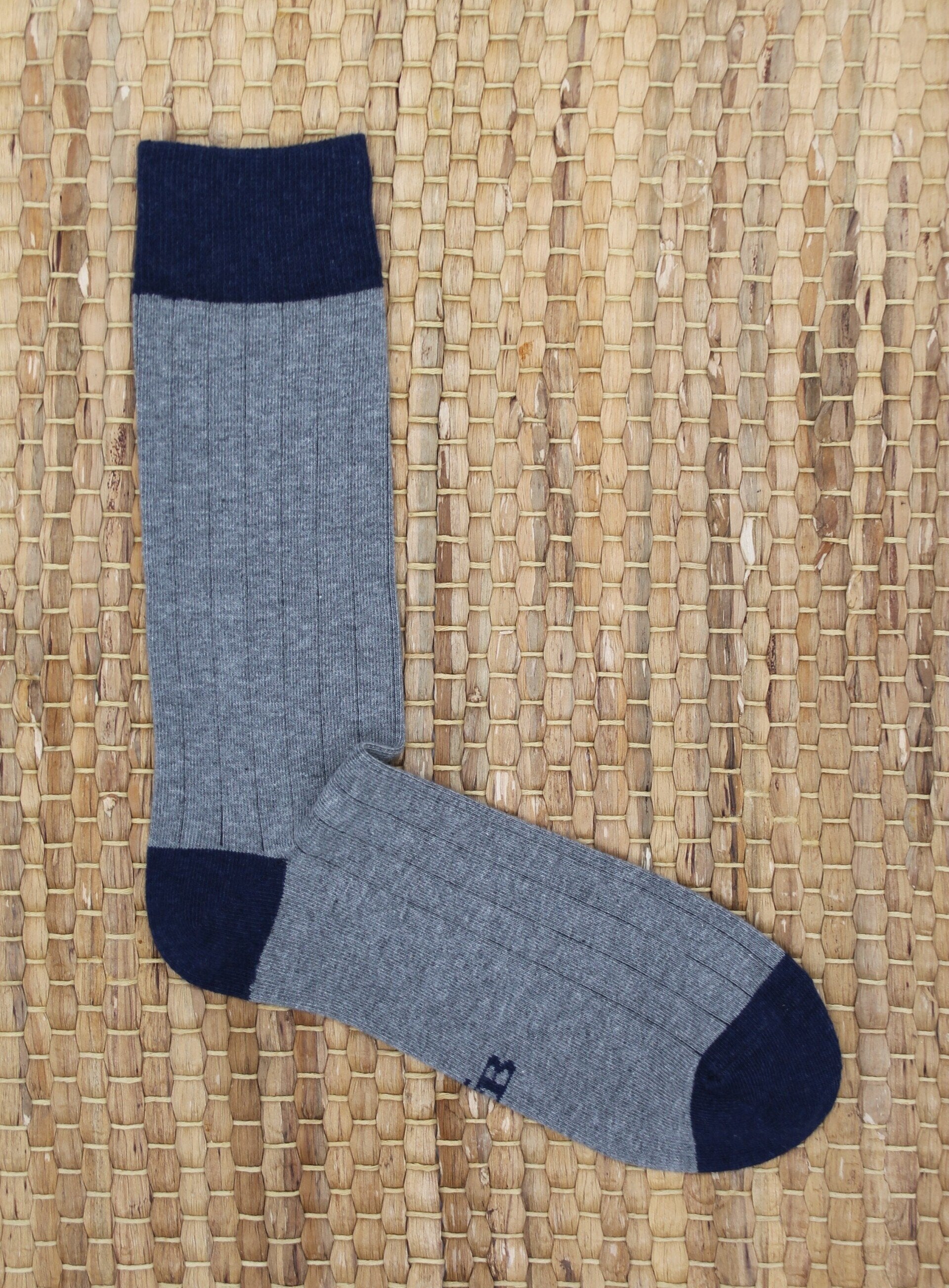 LIGHT GRAY RIBBED SOCKS - NAVY BLUE